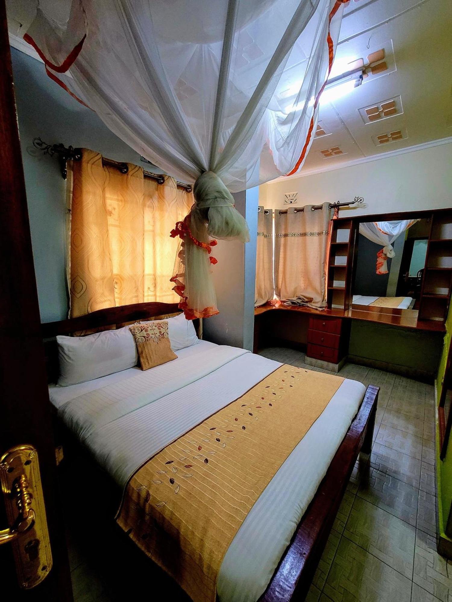 Apex Resort Nakuru Esterno foto