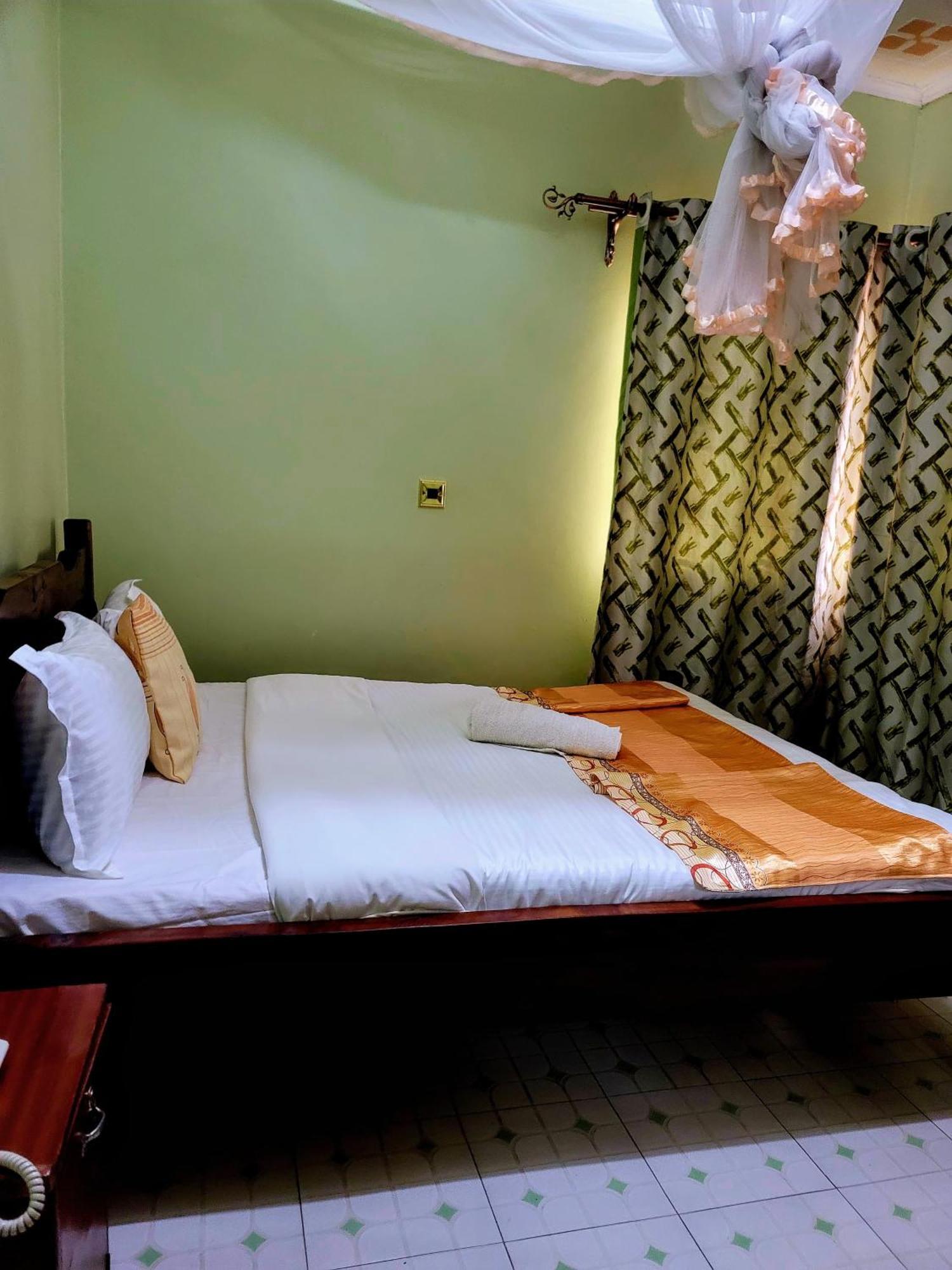 Apex Resort Nakuru Esterno foto