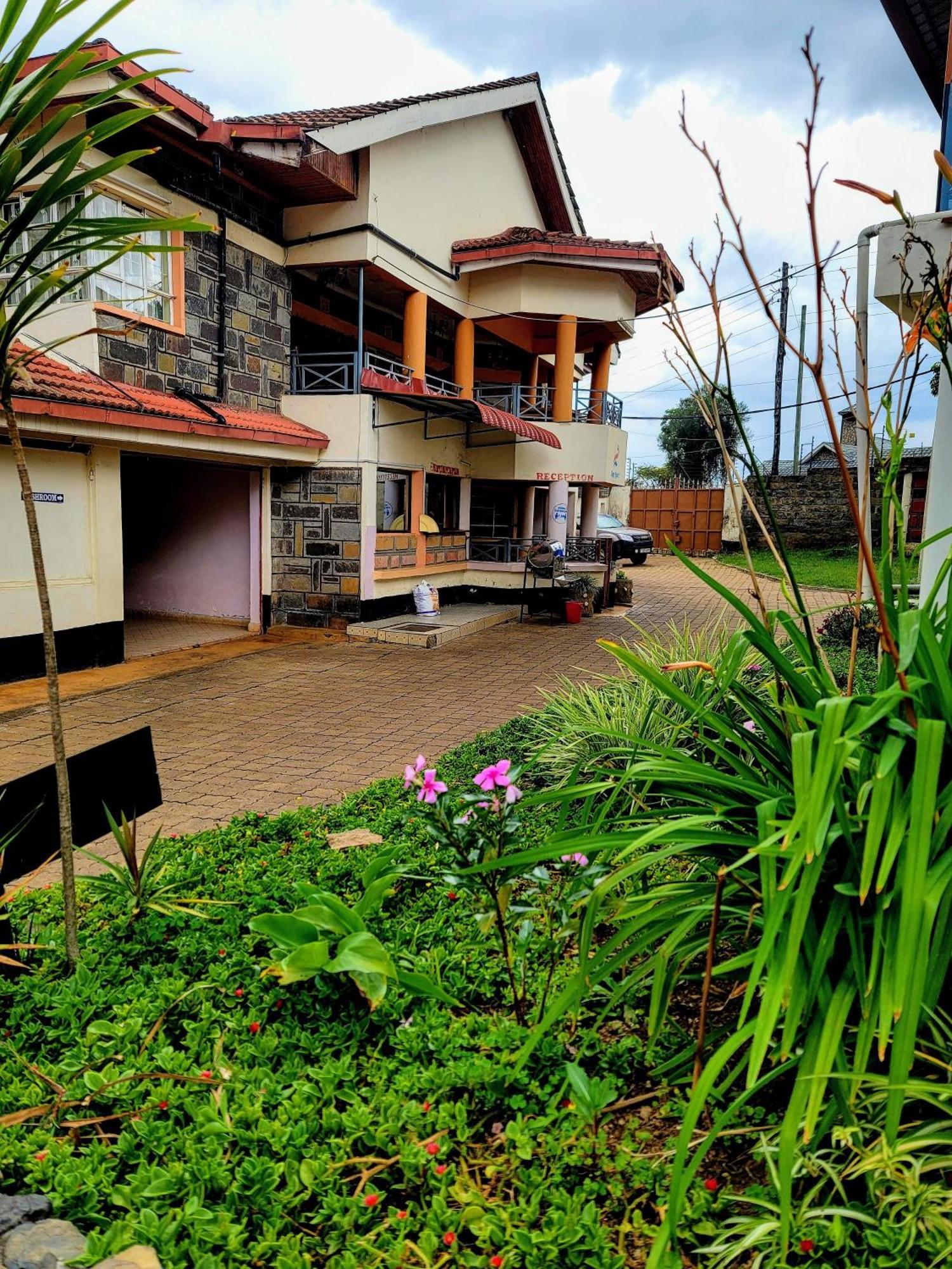 Apex Resort Nakuru Esterno foto
