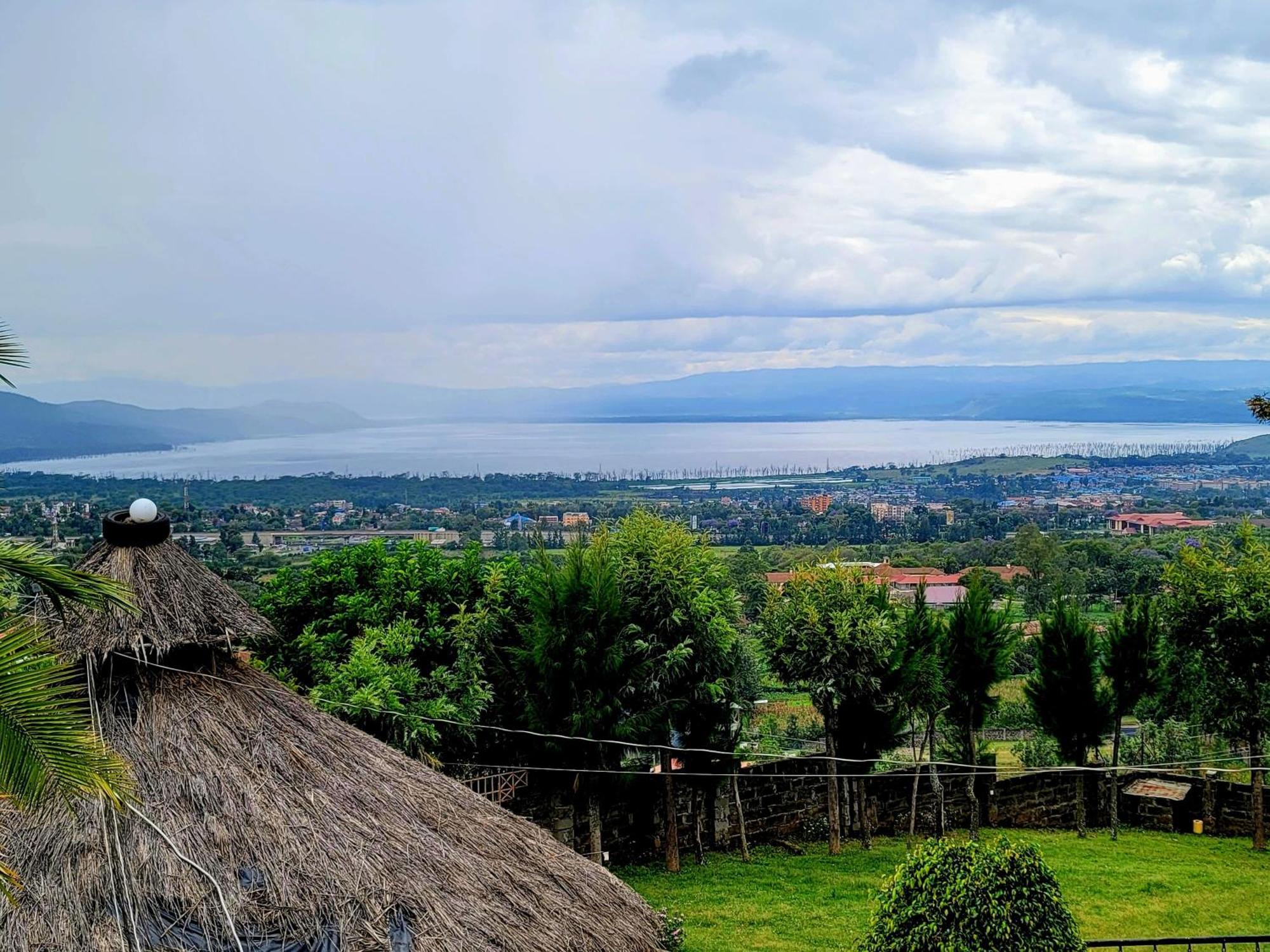 Apex Resort Nakuru Esterno foto